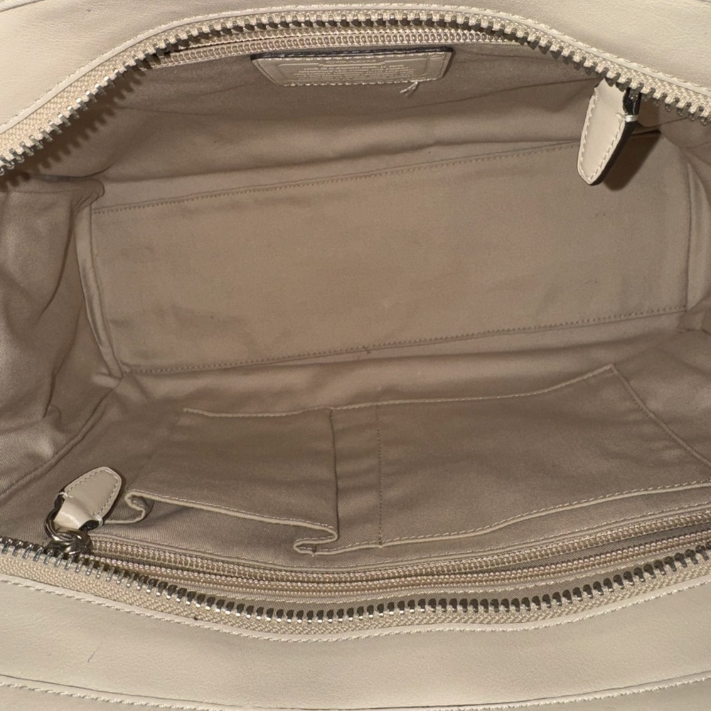 Coach Legacy Candace Carryall W/ Dustbag - Picture 10 of 10